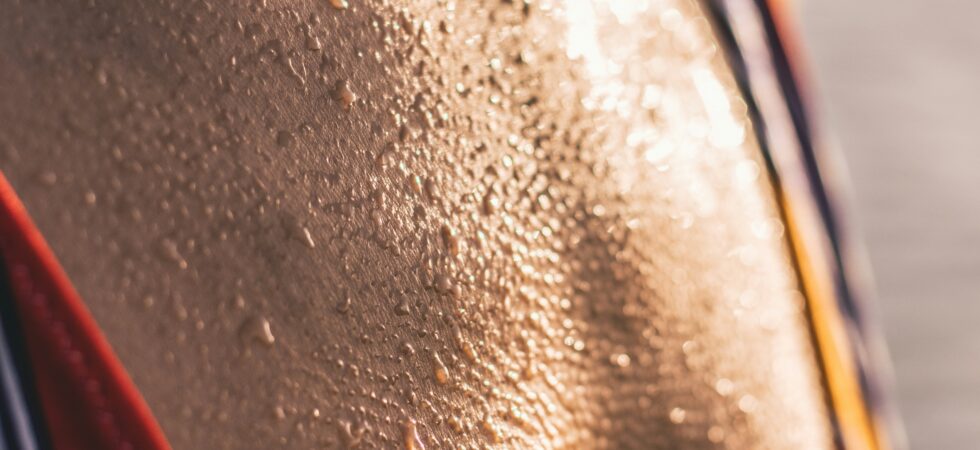 cristian palmer Q8NYuzH8BN8 unsplash 980x450 - Hydratation tennis : l’erreur que tout le monde fait