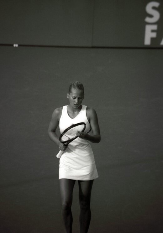 jim sung aTGhvr8gguo unsplash 520x744 - Quel est le VO₂ max idéal pour un joueur de tennis?